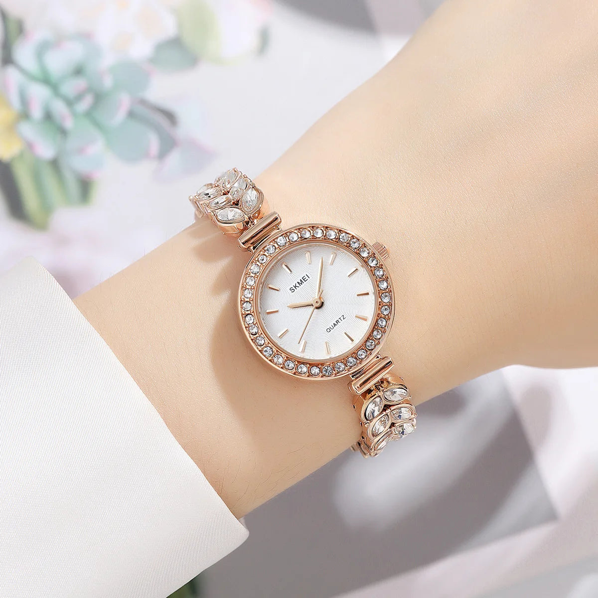 2547 Lady Diamond Quartz Watches Women Fashion Waterproof Stainless Steel Innovative Girl Wristwatches Clock Reloj Mujer